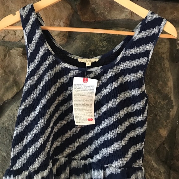 🦋HEM AND THREAD🦋BLURRY STRIPED CHIFFON DRE… - Picture 4 of 8